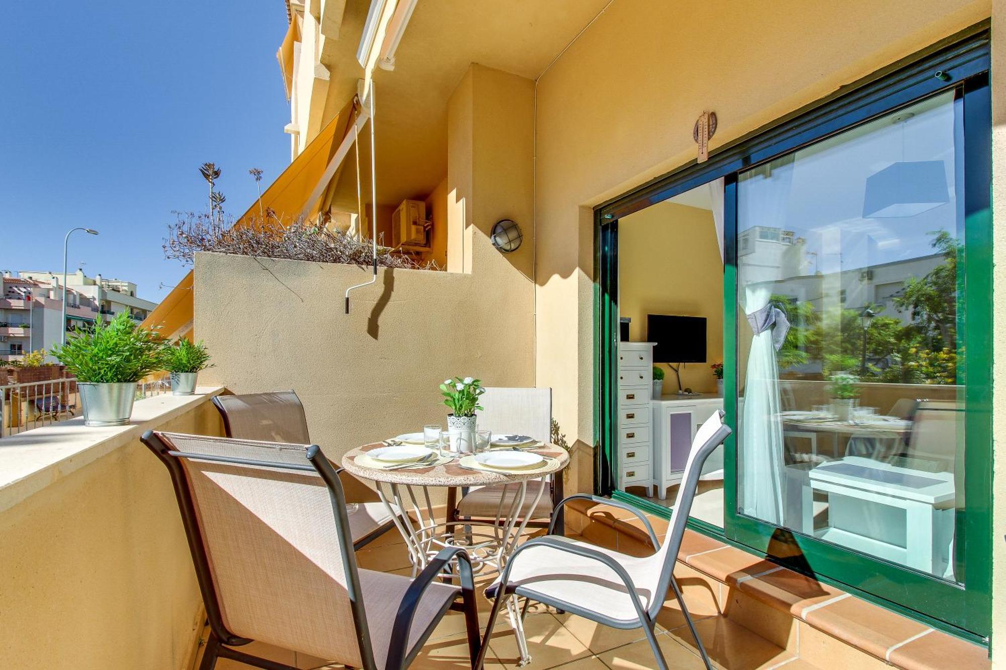 Apartamento Cala Bajo 内尔哈 外观 照片