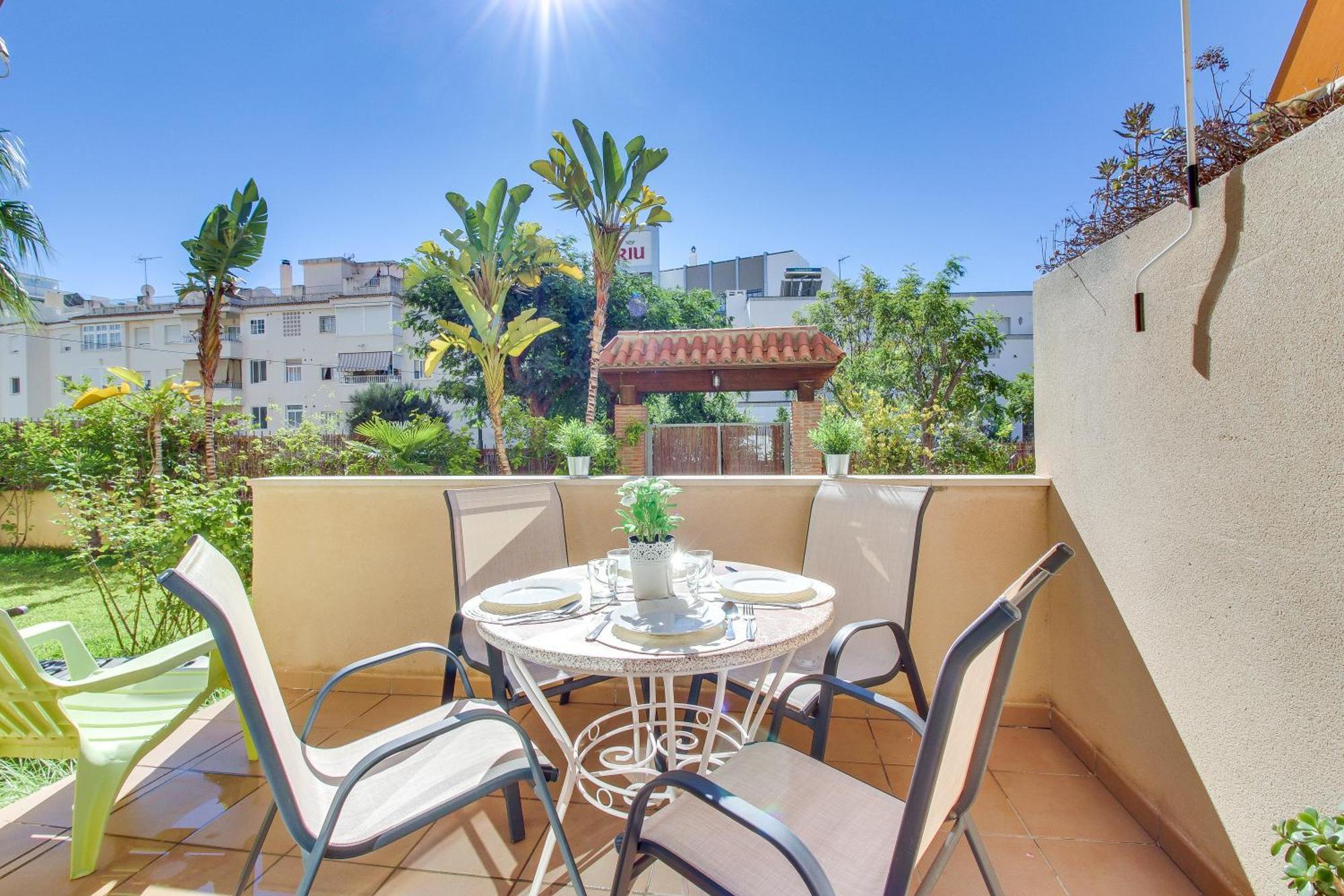 Apartamento Cala Bajo 内尔哈 外观 照片
