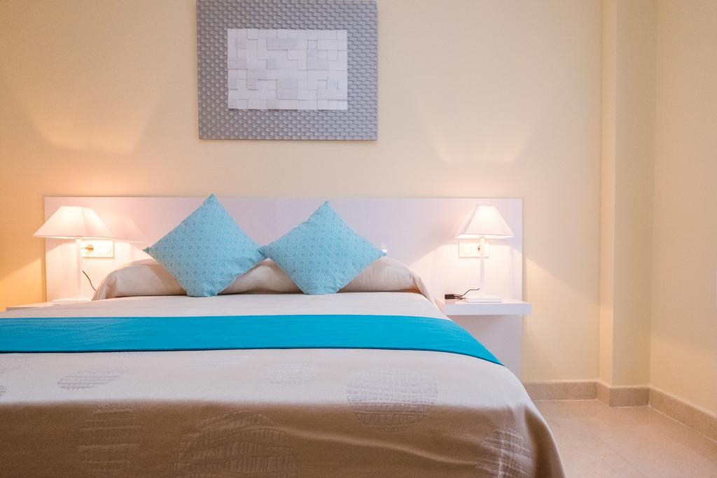 Apartamento Cala Bajo 内尔哈 外观 照片