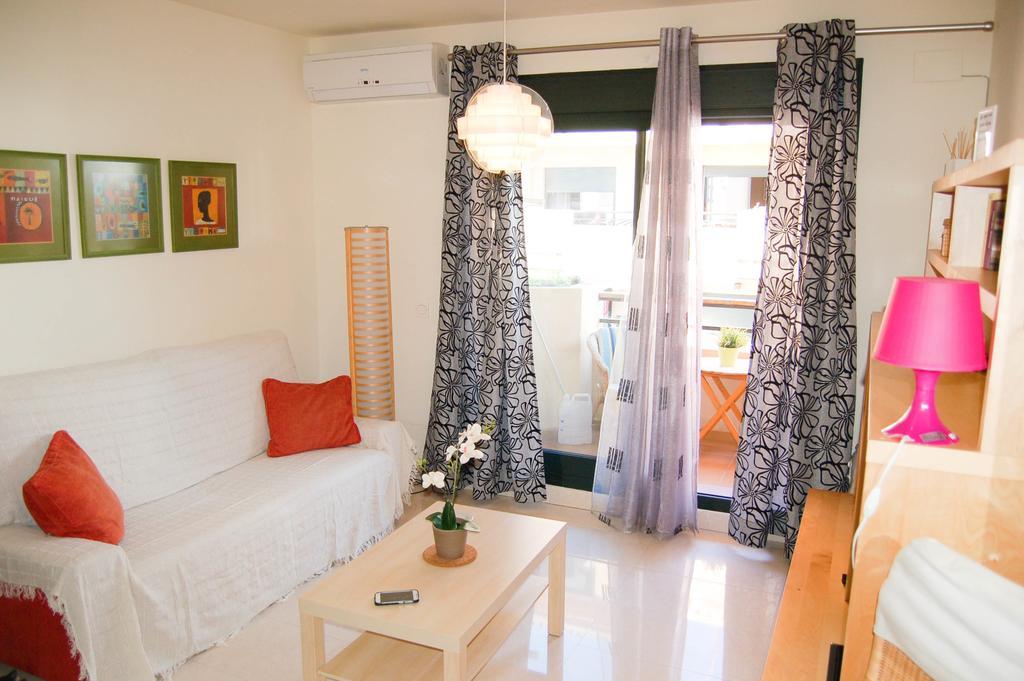 Apartamento Cala Bajo 内尔哈 外观 照片
